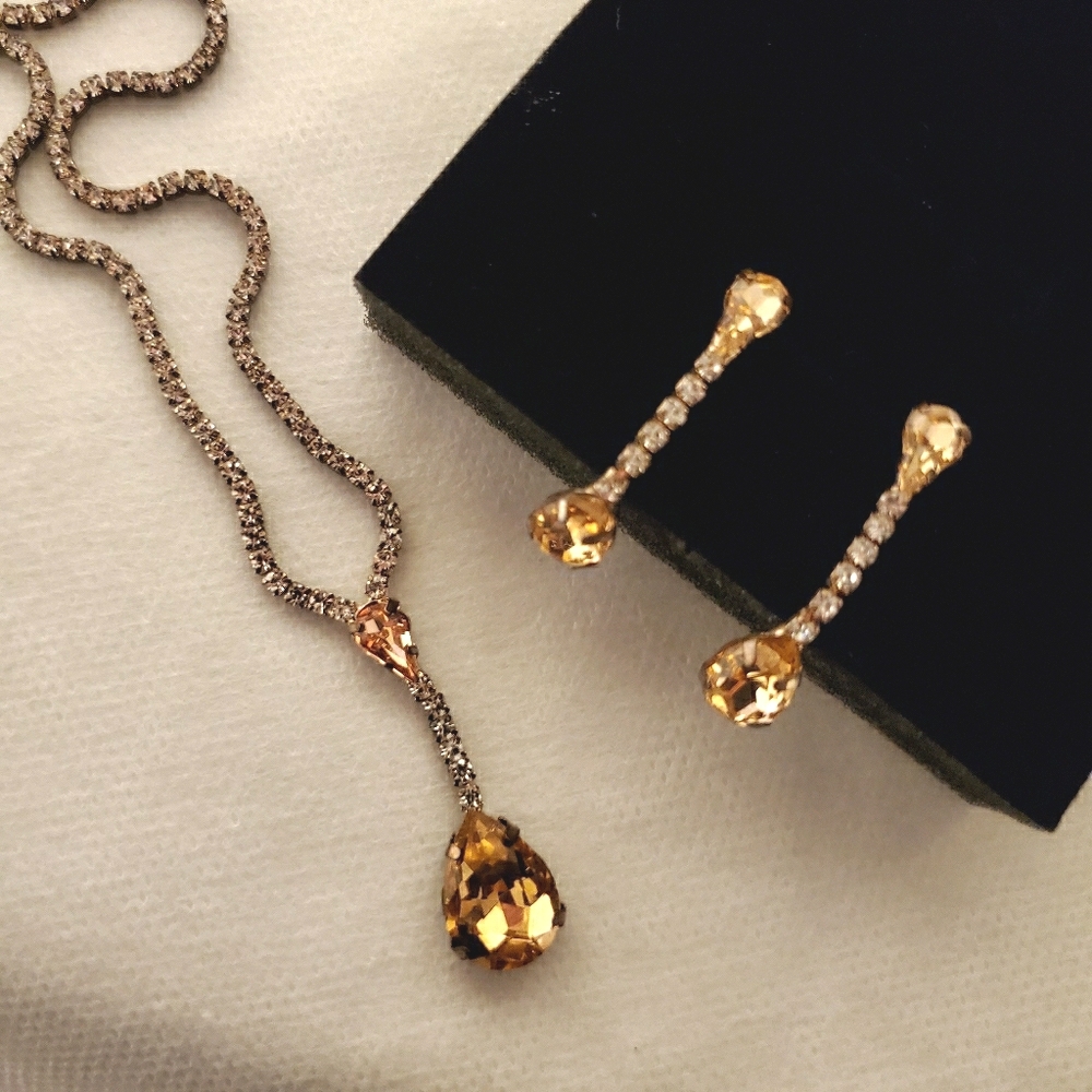 💙 GUC Rose Gold Jewelry Set - Picture 5 of 10